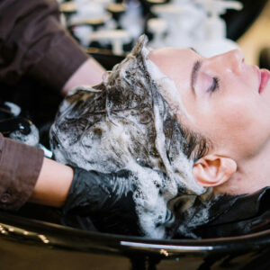 4 Best Tips to Decide Which Is Better: Rosemary Shampoo or Onion Shampoo for Healthier Hair in India